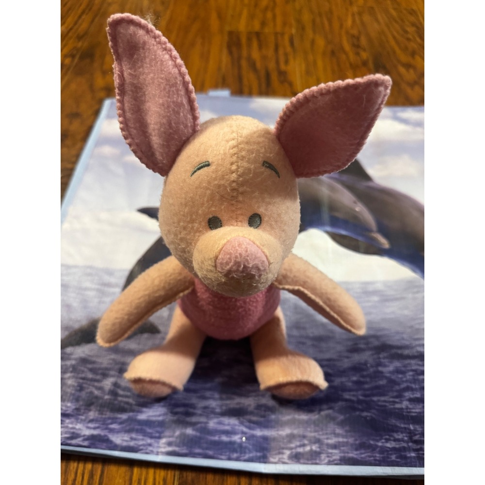 Hallmark Disney Winnie the Pooh Piglet Plush Stuffed Animal Pink Striped DYG2008